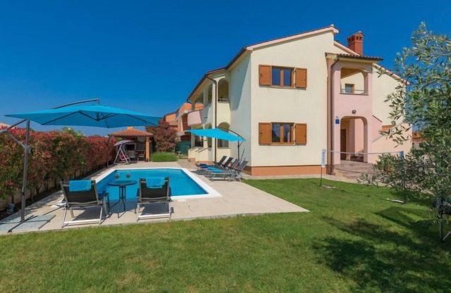 Linden Tree by Interhome