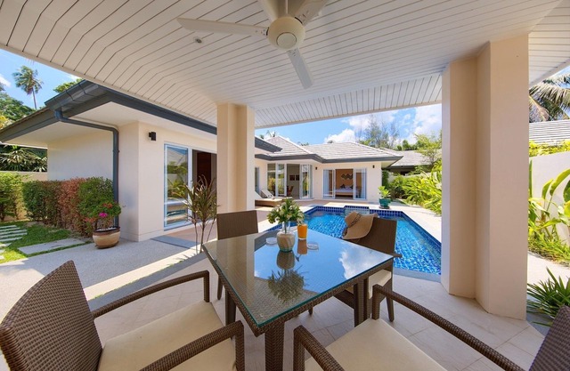 Lipa Talay Sawng - Beach Side Retreat