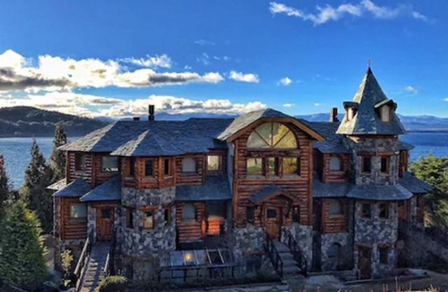 Lirolay Suites