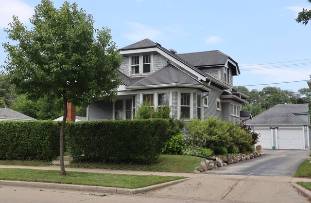 Little Farmhouse in the City