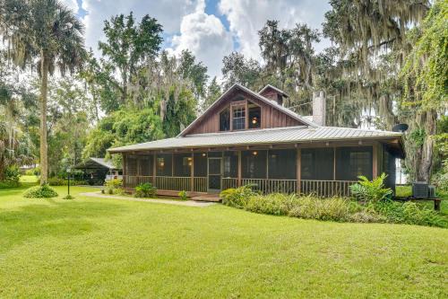 Little Lake George Hideaway with Furnished Boathouse