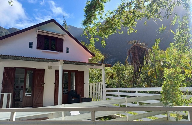 Little Zion cottage at Domaine de Baradoz