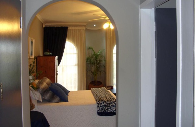 Little Umhlanga. Sunflower suite.