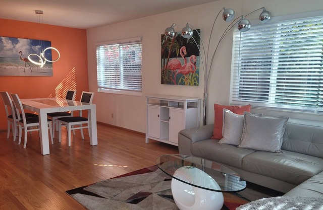 Live the Downtown Palo Alto Lifestyle!