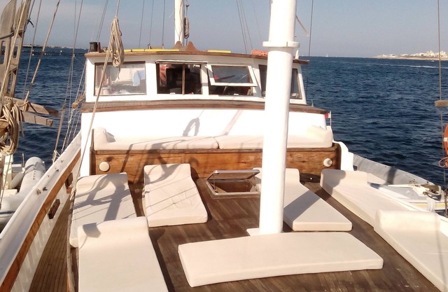 Liveaboard & Diving Safari - Aegadian Islands Tour