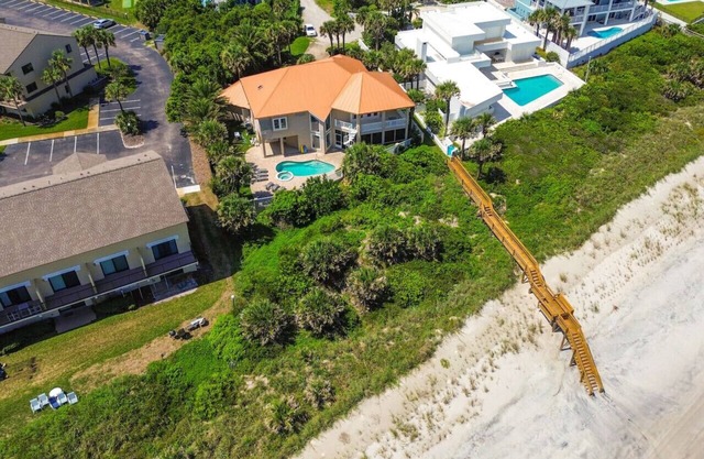 Living Luxe |A 5-star holiday getaway!