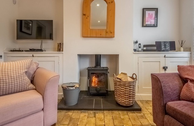 Located in the heart of the coastal village of Orford, Bailey Cottage is sure to impress with its vi