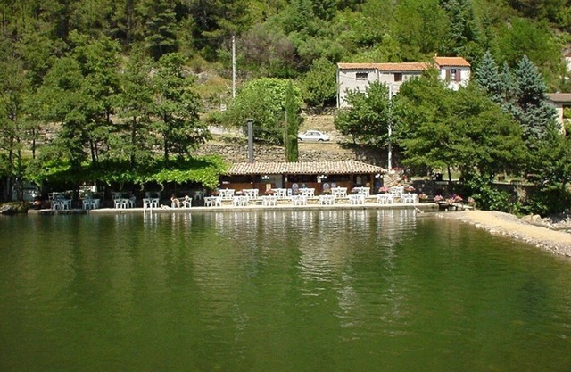 Location DE 4 A 6 Personnes AU Soleil