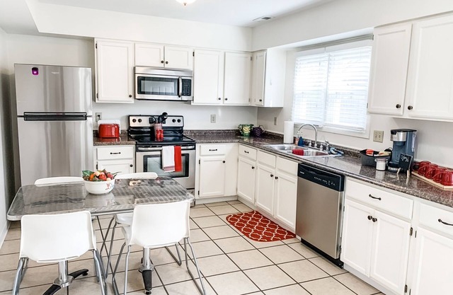 Location, location, location! In Oxford's Mile Square! 4 Bed/2 Bath Townhouse