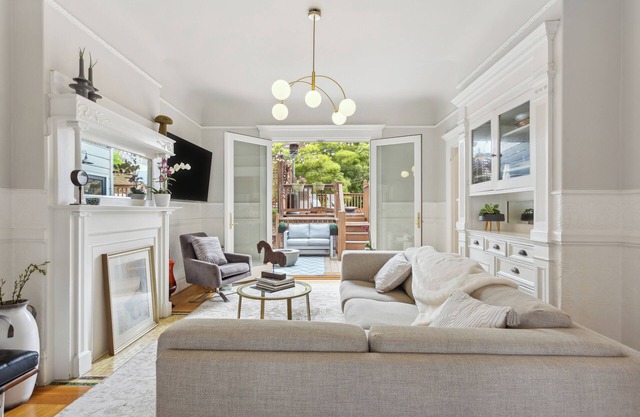 Location, Location! Large 3BR, 3BA SFH 1 block from GGP!