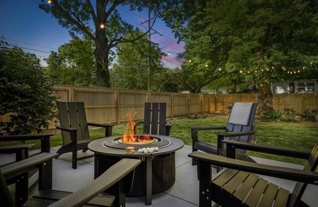 Location! w/King Beds+Hottub+GameRoom+Theater+Gym+Solo Stove Fire Pit