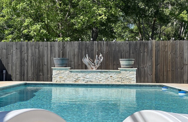 Lodge #2 w Pool, Game Room, 1/2 Mile to Boat Ramps