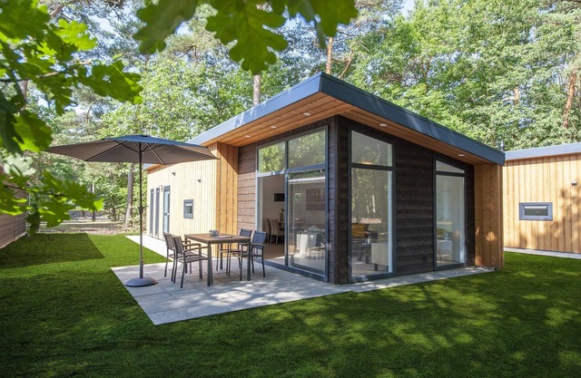 Lodge in Bospark with Sauna & Garden
