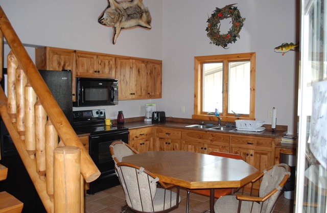LODGE in Webster HYWY 12 & 25 Located on site with Pereboom Cafe
