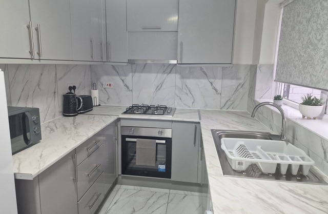 Lodge - Sleeps 10 & Free Parking