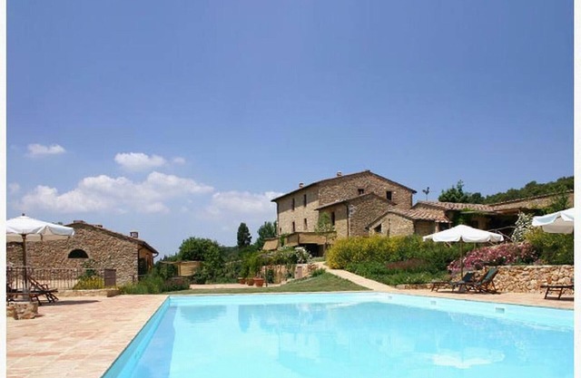 Lodging in Casole Elsa,Siena,pool,Wi-Fi,terrace,barbecue,playground,sleep 6