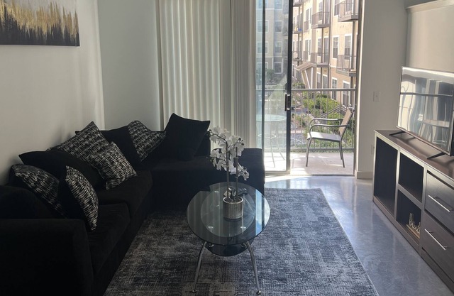 Loft in Houston with Lounge, Pool, Courtyard, Dog Park, Gazebo and Leisure Area