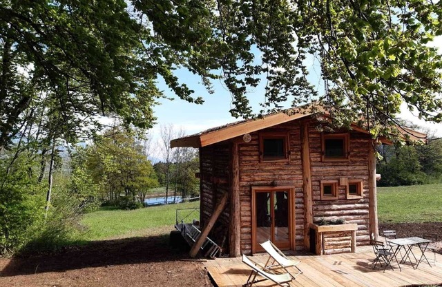 Log Cabin-Exclusive-Ensuite with Shower-Mountain view-cabane en rondin