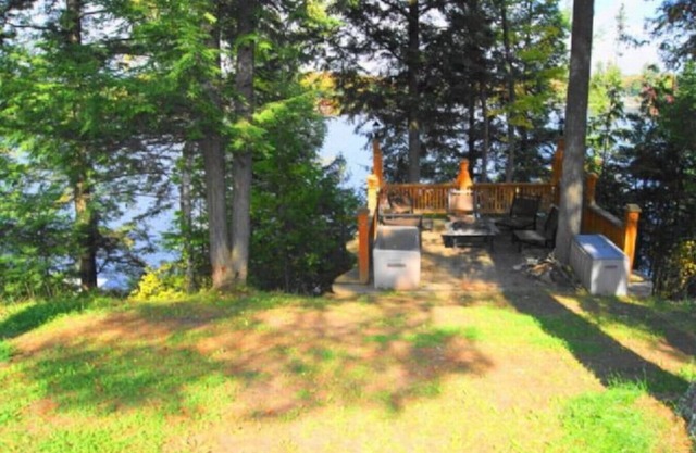 Log Cabin Escape on the Lake