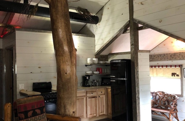 Log Cabin on Lake Alice & ATV/UTV Trails, Big Bear 3-Bedroom