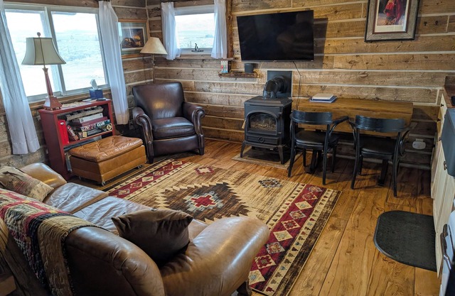 Log Cabin Sleeps 2-7 Base of Beartooth Mtn Near Cody WY & Yellowstone Natl Park