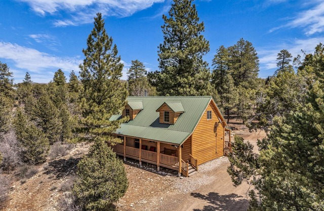 Log Cabin Zion Retreat| Where Milky Way Meets Zion