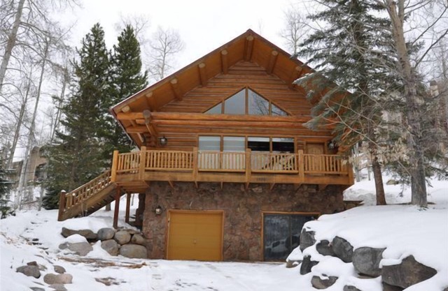 Log Home Overlooking Vail Valley