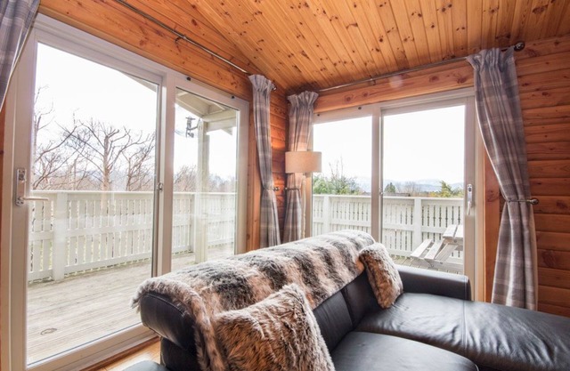 Log Lodge in a quiet part of Aviemore, 10 mins walk to town centre.