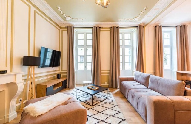 Logement D'exception : 8 Chambres et Babyfoot