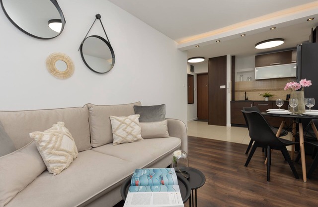 Londynska 9 | Elegant Apartment | Pets Allowed
