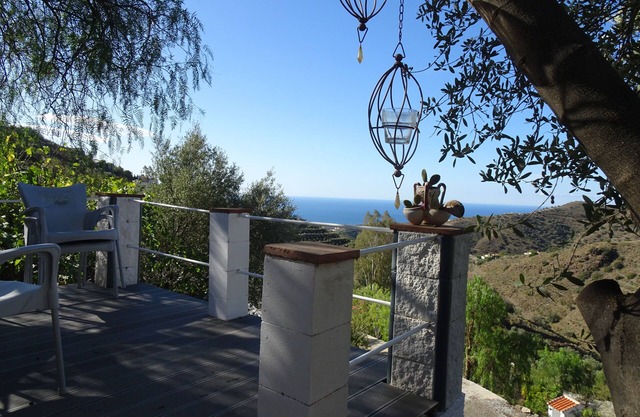 Lone-standing finca with sea view and pool