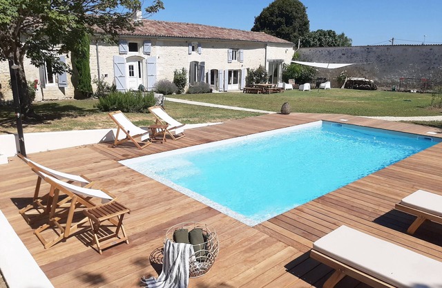 Longère Charentaise restored with private heated swimming pool - Classified 5 * -