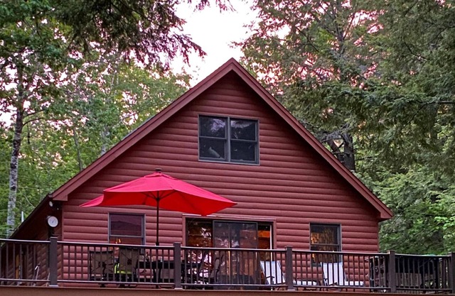 Long Pond in Belgrade Lakes Region Maine Sleeps 12