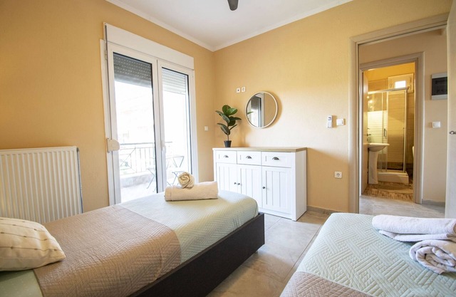 Long Seaview Apartment by RentalsPro