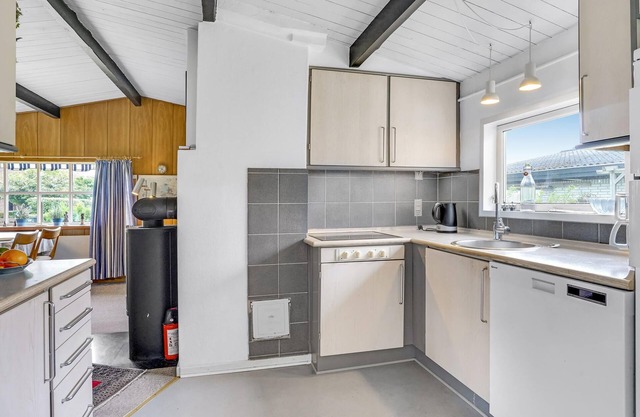 Look forward to a relaxing stay in this holiday home on Roskilde Fjord.