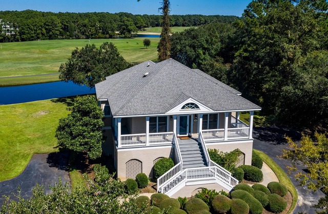 Looking for a cozy villa located next to the golf course? Good Trouble is your answer!