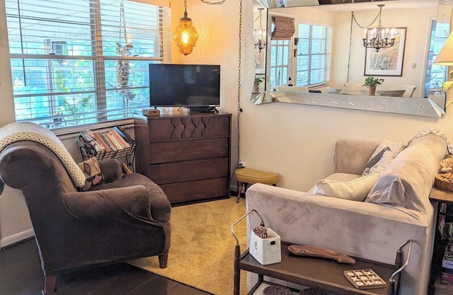 Looking for a quiet place to stay? Consider The Ollie Vee in Crescent City, FL