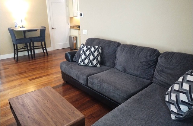 Los Gatos Retreat in SF BayareanIndependent furnished 1 bed/1 bath for 3 guests