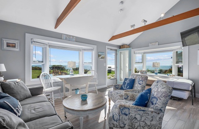 Lost at Seaside – Your Cozy Coastal Hideaway