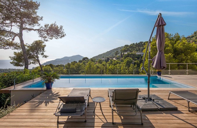Loue Villa de Prestige Avec Grande Piscine et Splendide vue mer