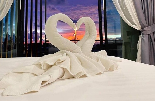 Louis' Runway View Hotel