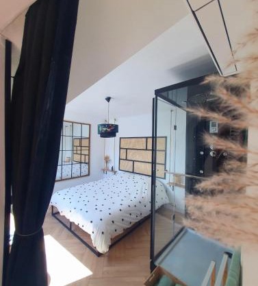 Love Room Charnelle, Chic, Hammam, Clim