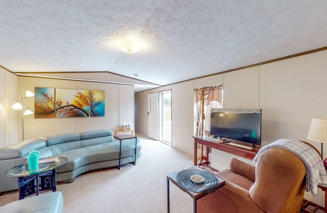 Lovely 15380 Charming Countryside Retreat, Firepit