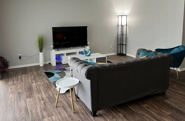Lovely 1BR - WFH equipped