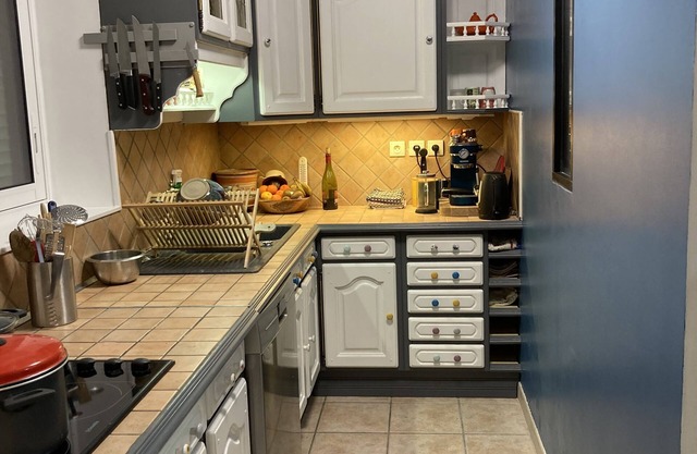 Lovely 2 bdrm appt in heart of Orsay, 30 mins from Paris