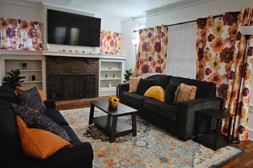 Lovely 3 Bed Room in Cleveland