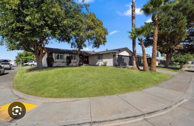 Lovely 4-bedroom house with AC in Sacramento