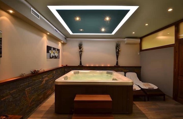 Lovely 5-Bed Villa in Buzet