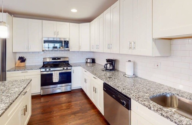 Lovely 5BR Tower Grove Park Home /ABODEbucks