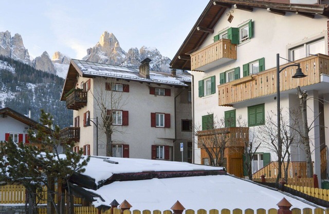 Lovely apartment for 7 guests with WIFI, TV, balcony and parking